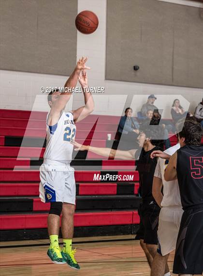 Thumbnail 2 in Sutter vs. Yreka photogallery.