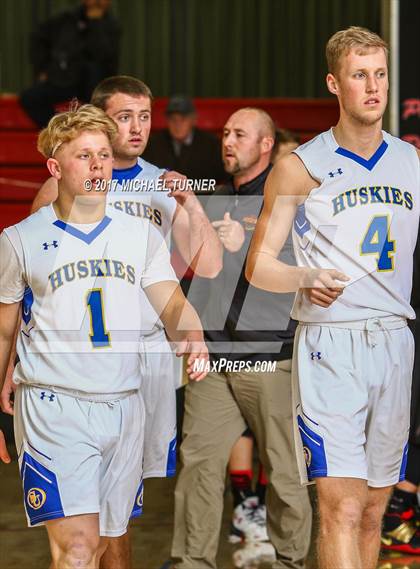 Thumbnail 1 in Sutter vs. Yreka photogallery.
