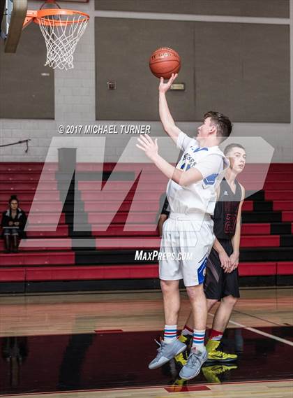 Thumbnail 3 in Sutter vs. Yreka photogallery.