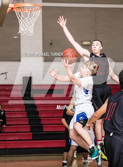 Thumbnail 3 in Sutter vs. Yreka photogallery.