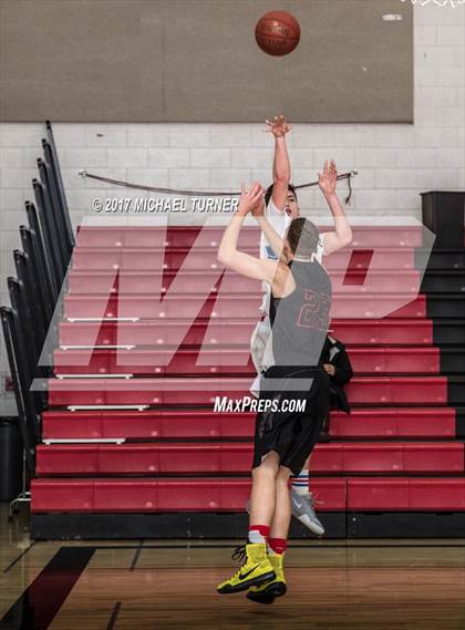 Thumbnail 1 in Sutter vs. Yreka photogallery.