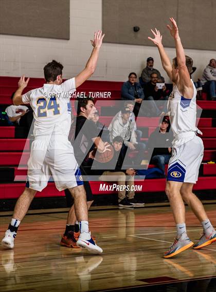 Thumbnail 2 in Sutter vs. Yreka photogallery.
