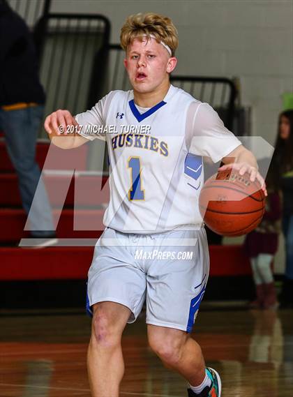 Thumbnail 1 in Sutter vs. Yreka photogallery.