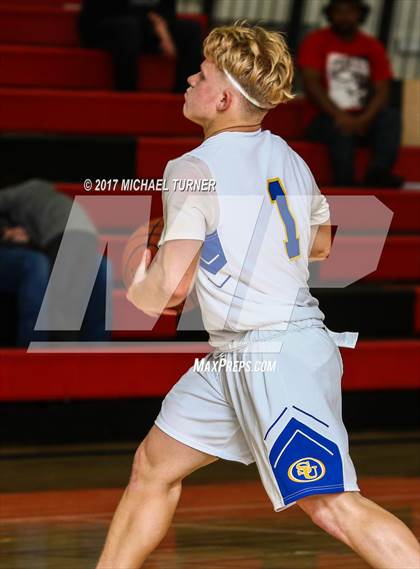 Thumbnail 2 in Sutter vs. Yreka photogallery.