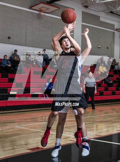 Thumbnail 3 in Sutter vs. Yreka photogallery.
