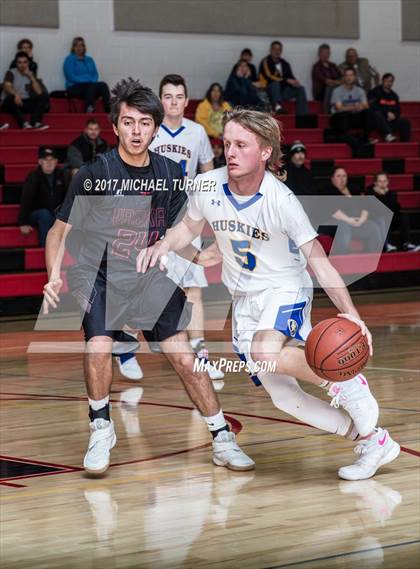 Thumbnail 3 in Sutter vs. Yreka photogallery.