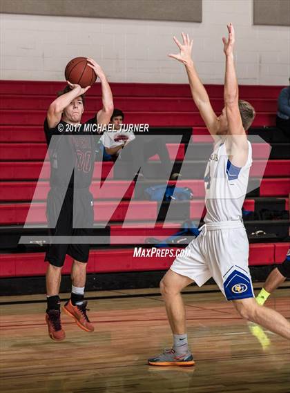 Thumbnail 1 in Sutter vs. Yreka photogallery.