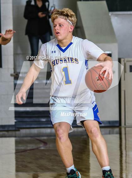 Thumbnail 3 in Sutter vs. Yreka photogallery.