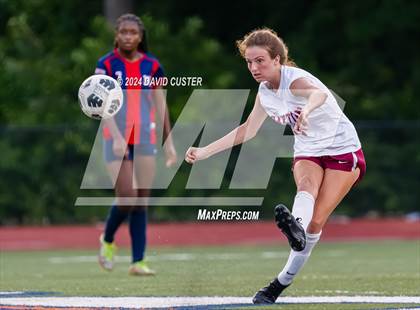 Thumbnail 2 in Oakton @ Woodson (VHSL Class 6 Quarterfinal) photogallery.