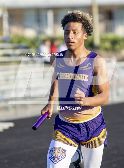 Thumbnail 2 in Vandebilt Catholic(Terrier Relays) photogallery.