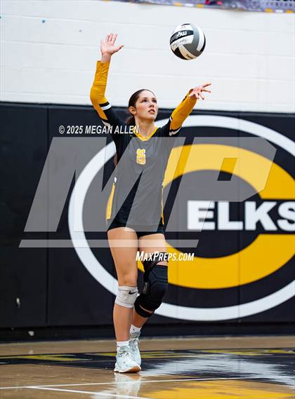 Thumbnail 1 in JV: Beavercreek @ Centerville photogallery.
