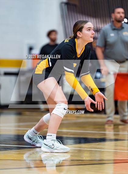 Thumbnail 1 in JV: Beavercreek @ Centerville photogallery.