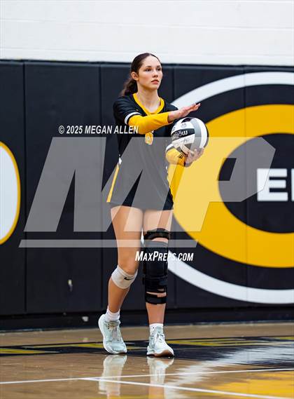 Thumbnail 3 in JV: Beavercreek @ Centerville photogallery.