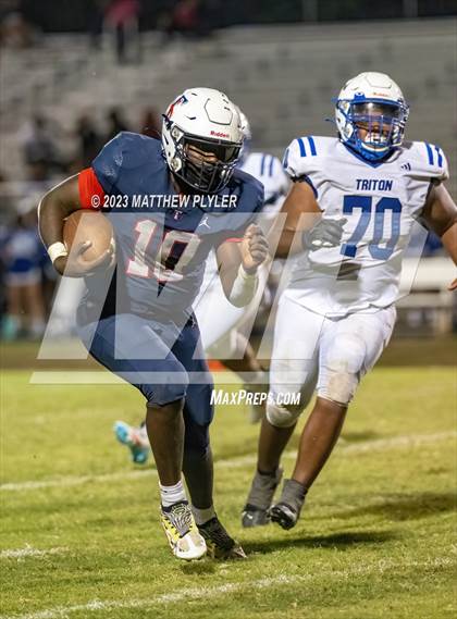 Thumbnail 1 in Triton @ Terry Sanford photogallery.