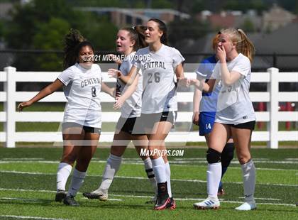 Thumbnail 1 in Rogers vs. Central (AAA 6A First Round Playoff) photogallery.