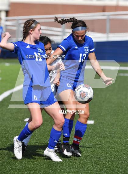 Thumbnail 3 in Rogers vs. Central (AAA 6A First Round Playoff) photogallery.