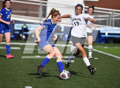 Thumbnail 1 in Rogers vs. Central (AAA 6A First Round Playoff) photogallery.