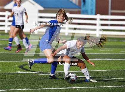 Thumbnail 3 in Rogers vs. Central (AAA 6A First Round Playoff) photogallery.