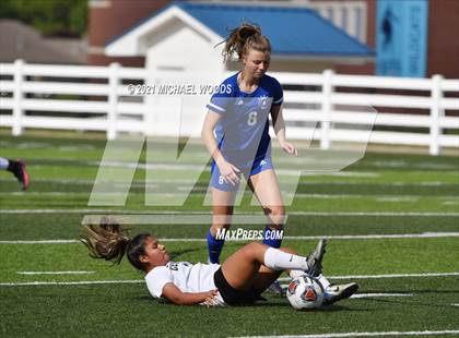 Thumbnail 3 in Rogers vs. Central (AAA 6A First Round Playoff) photogallery.
