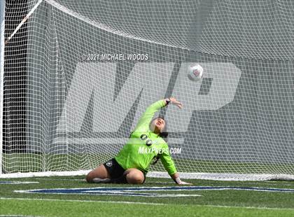 Thumbnail 3 in Rogers vs. Central (AAA 6A First Round Playoff) photogallery.