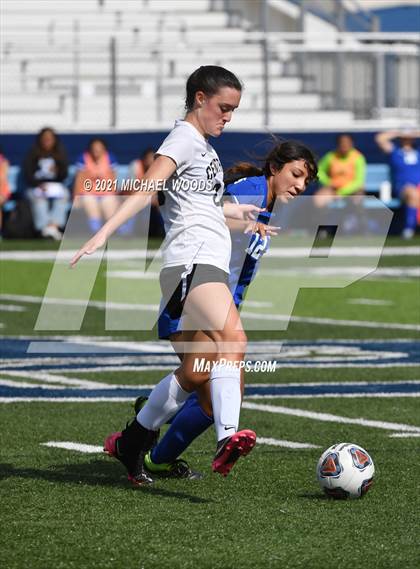 Thumbnail 2 in Rogers vs. Central (AAA 6A First Round Playoff) photogallery.
