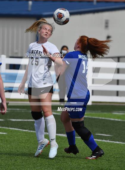 Thumbnail 1 in Rogers vs. Central (AAA 6A First Round Playoff) photogallery.