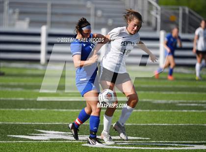 Thumbnail 1 in Rogers vs. Central (AAA 6A First Round Playoff) photogallery.