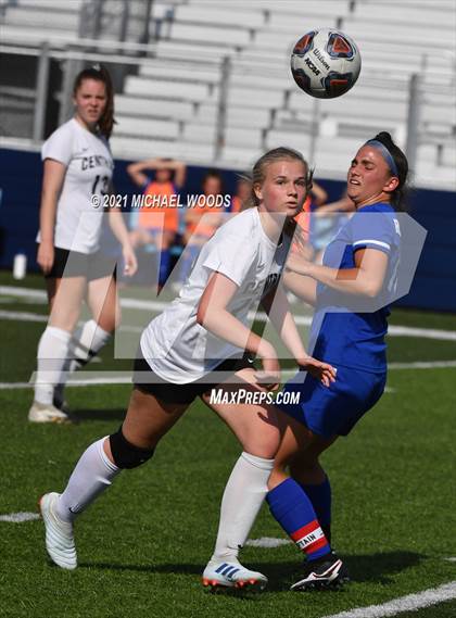 Thumbnail 2 in Rogers vs. Central (AAA 6A First Round Playoff) photogallery.