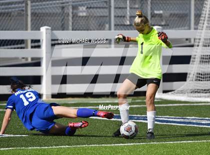 Thumbnail 2 in Rogers vs. Central (AAA 6A First Round Playoff) photogallery.
