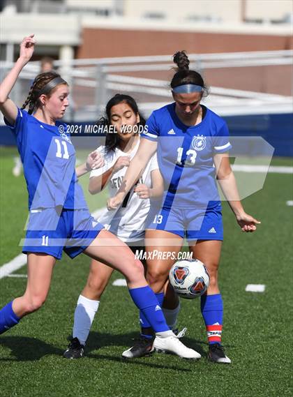 Thumbnail 1 in Rogers vs. Central (AAA 6A First Round Playoff) photogallery.