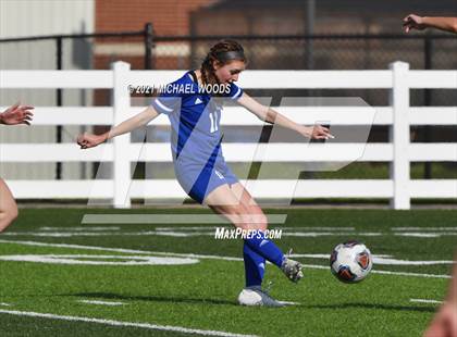 Thumbnail 3 in Rogers vs. Central (AAA 6A First Round Playoff) photogallery.