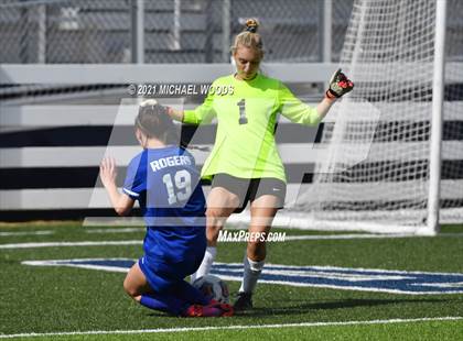 Thumbnail 1 in Rogers vs. Central (AAA 6A First Round Playoff) photogallery.