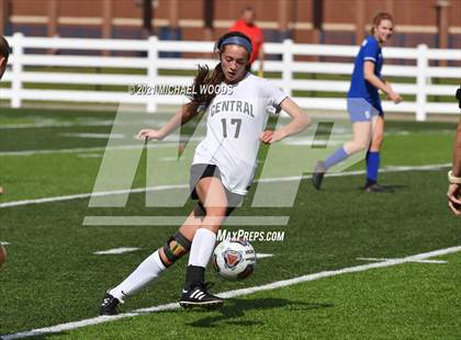 Thumbnail 2 in Rogers vs. Central (AAA 6A First Round Playoff) photogallery.