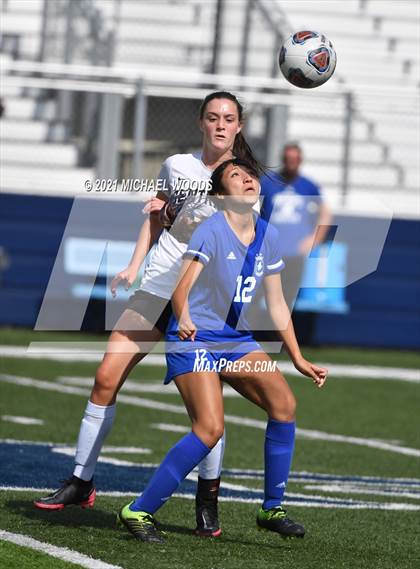 Thumbnail 2 in Rogers vs. Central (AAA 6A First Round Playoff) photogallery.