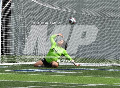 Thumbnail 2 in Rogers vs. Central (AAA 6A First Round Playoff) photogallery.