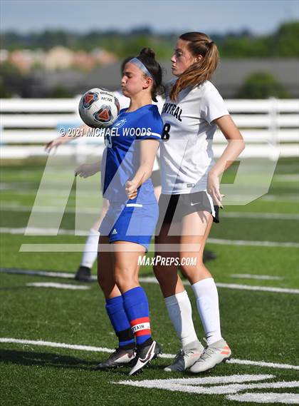 Thumbnail 1 in Rogers vs. Central (AAA 6A First Round Playoff) photogallery.