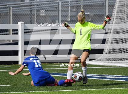 Thumbnail 3 in Rogers vs. Central (AAA 6A First Round Playoff) photogallery.