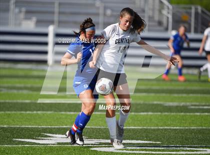 Thumbnail 3 in Rogers vs. Central (AAA 6A First Round Playoff) photogallery.