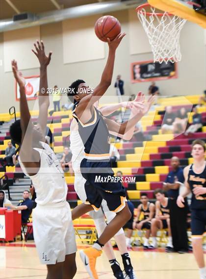 Thumbnail 3 in Westbury Christian vs. La Lumiere (Hoophall West Invitational) photogallery.