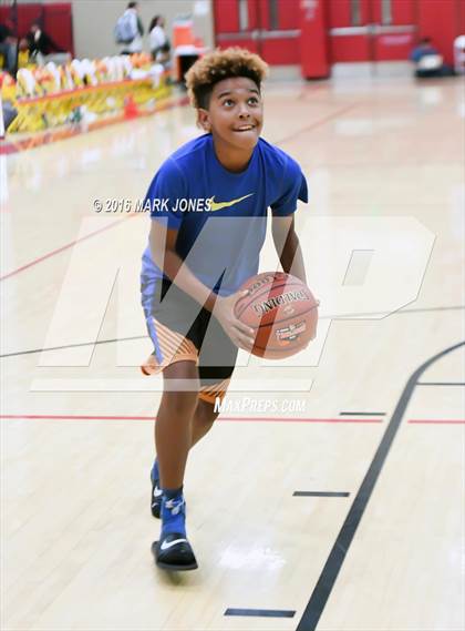 Thumbnail 2 in Westbury Christian vs. La Lumiere (Hoophall West Invitational) photogallery.
