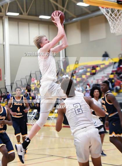 Thumbnail 1 in Westbury Christian vs. La Lumiere (Hoophall West Invitational) photogallery.