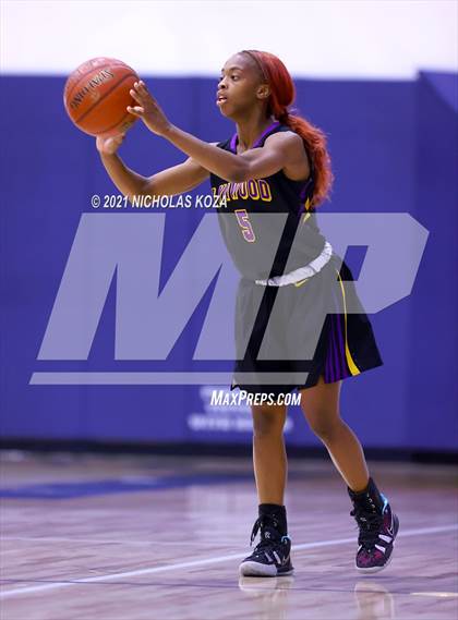 Thumbnail 2 in Lynwood vs. Warren photogallery.