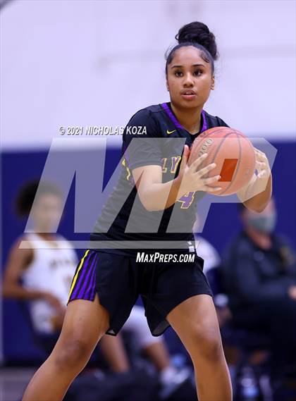 Thumbnail 3 in Lynwood vs. Warren photogallery.