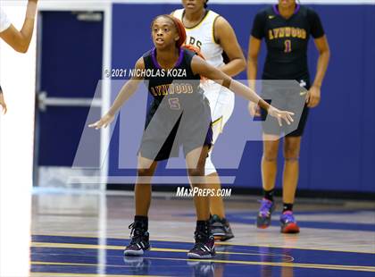 Thumbnail 3 in Lynwood vs. Warren photogallery.