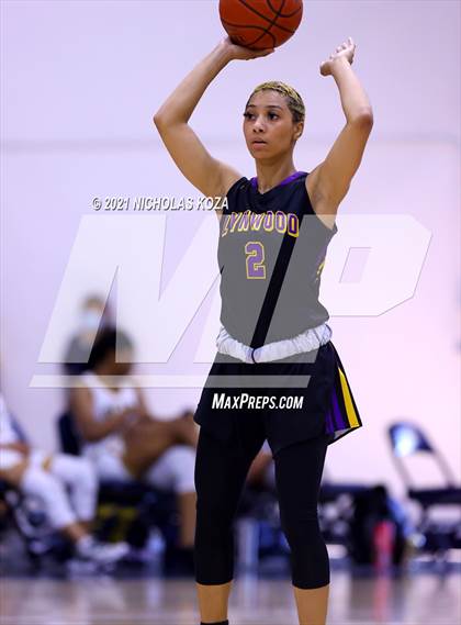 Thumbnail 3 in Lynwood vs. Warren photogallery.