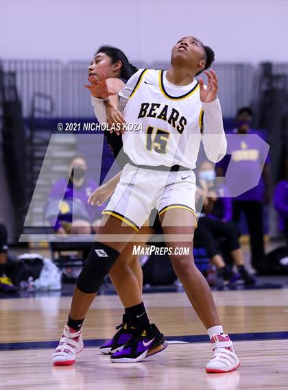Thumbnail 1 in Lynwood vs. Warren photogallery.
