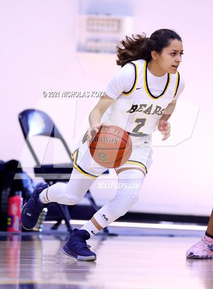 Thumbnail 1 in Lynwood vs. Warren photogallery.