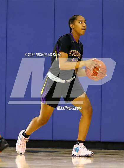 Thumbnail 1 in Lynwood vs. Warren photogallery.