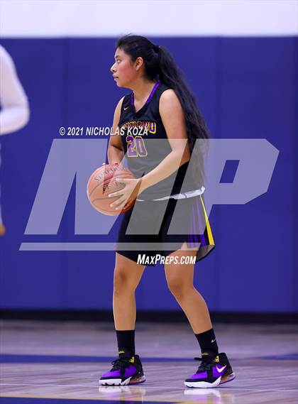 Thumbnail 3 in Lynwood vs. Warren photogallery.