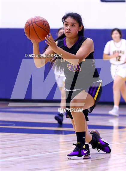 Thumbnail 1 in Lynwood vs. Warren photogallery.
